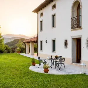 Tenuta Castagnera Villa